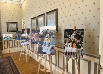 lietuvos-ambasadoje-paryziuje-–-olimpiniu-medalininku-nuotrauku-paroda