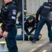 kaune-sulaikymo-bande-isvengti-vyrai-dar-labiau-prisidirbo-–-suzalojo-du-policininkus