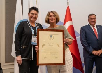 ltok-prezidente-daina-gudzineviciute-stambule-apdovanojo-ilgamete-europos-zoles-riedulio-vadove