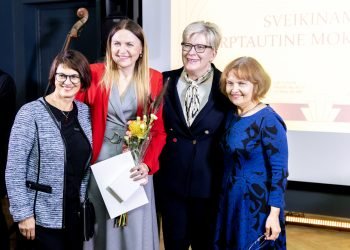 premjere-pasveikino-lietuvos-metu-mokytojus,-meiles-luksienes-ir-lituanistinio-svietimo-premiju-laureatus
