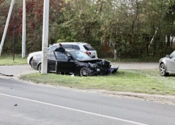 naujojoje-vilnioje-susidure-„toyota“-ir-bmw,-pranesama-apie-suzalota-moteri