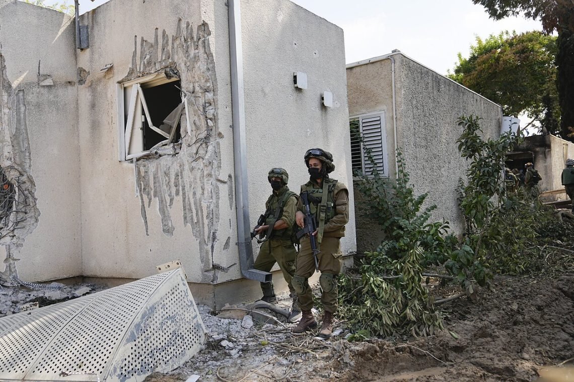 gazos-ruozo-blokados-atsaukimas-mainais-i-150-gyvybiu-–-ar-„hamas“-nores-atiduoti-kaip-skydus-naudojamus-ikaitus?