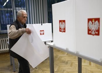 apklausa:-lenkijos-valdanciuju-inicijuotas-referendumas-neivyko