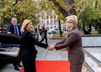 premjeres-susitikime-su-naujaja-latvijos-vyriausybes-vadove-–-demesys-saugumui-ir-bendru-infrastrukturos-projektu-pazangai