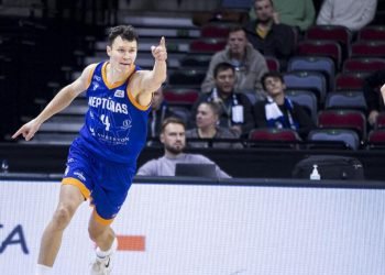 „neptunas“-atsilaike-pries-charakteri-pademonstravusius-„gargzdus“