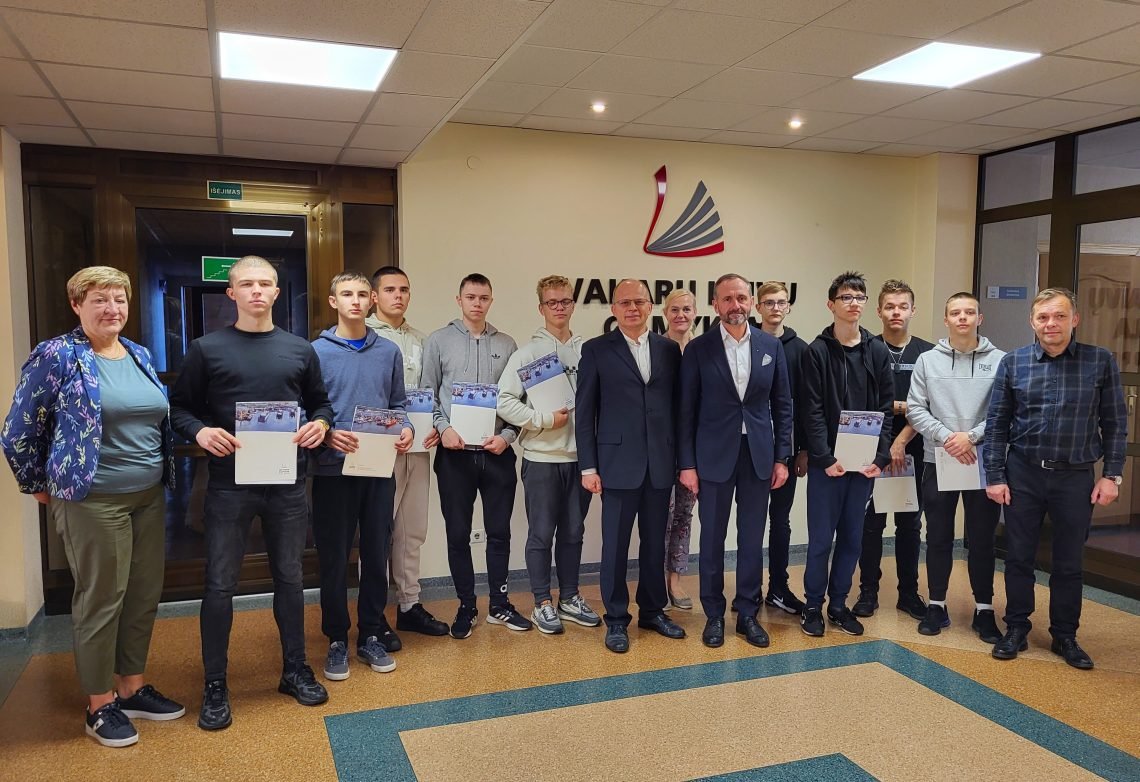 Būsimiesiems laivų korpusų surinkėjams – piniginės stipendijos