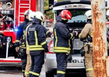 vilniuje-pranesta-apie-garaze-automobilio-prispausta-zmogu,-nelaimeliui-prireike-mediku-pagalbos