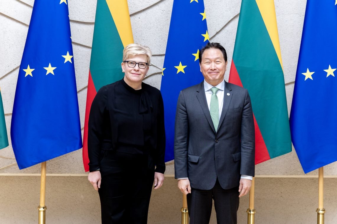 premjere-susitiko-su-pietu-korejos-korporacijos-„sk-group“-pirmininku-chey-tae-won