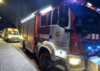 gelbejimo-operacija-vilniuje:-ugniagesiai-trauke-purvyne-iklimpusia-mergaite