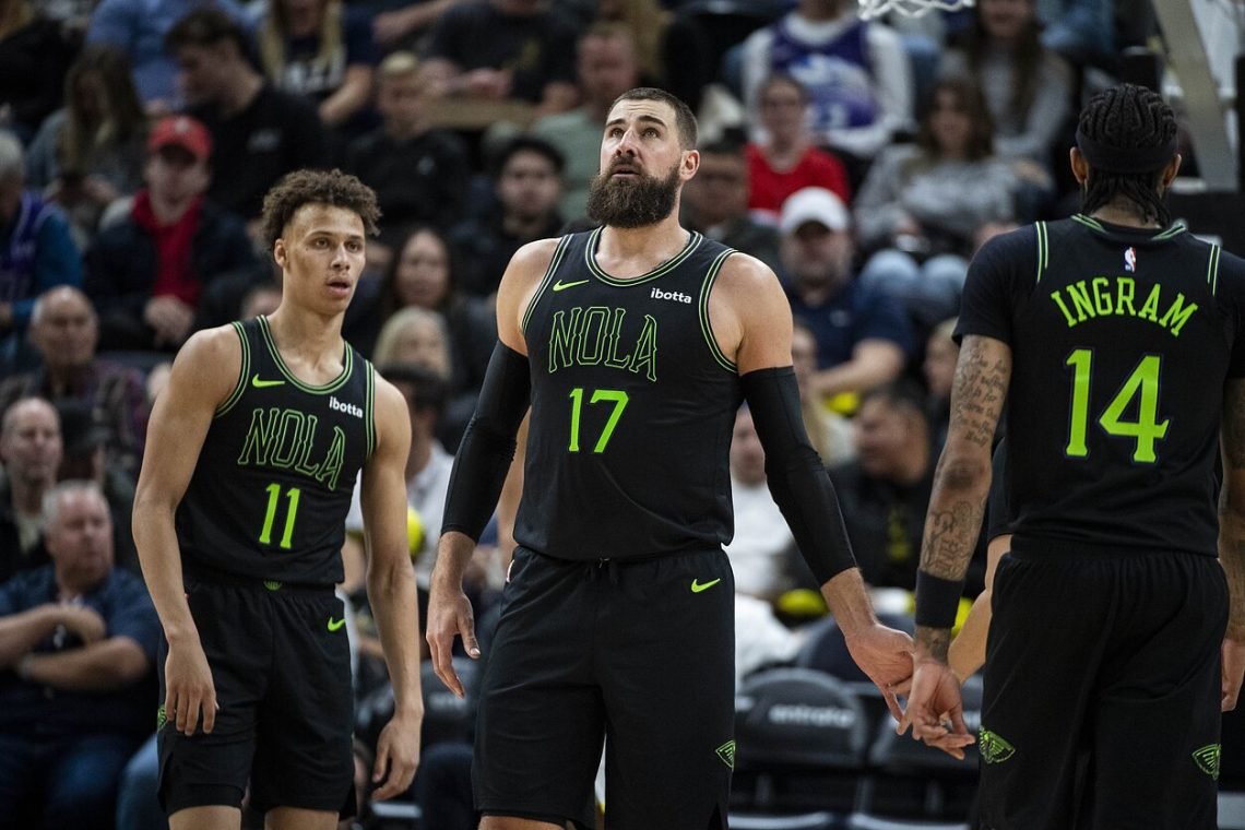 valanciunas-mete-pro-sali,-o-„pelicans“-pergaliu-serija-nutruko-jutoje