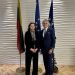 Prancūzijos ambasadorė Lietuvoje Alix Victoria Everard, ir Uosto direkcijos vadovas Algis Latakas.