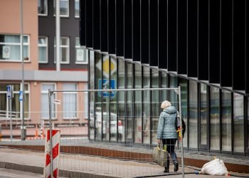 ziniasklaida:-40-aru-automobiliu-stovejimo-aikstele-panevezio-centre-parduota-uz-beveik-2-mln.-euru
