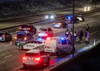 mire-vilniaus-vakariniame-aplinkkelyje-rata-keites-vyras:-be-tevo-liko-keturios-mergaites-prasoma-padeti-seimai
