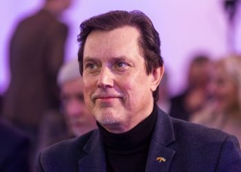 premjere-pasveikino-operos-solista-vytauta-juozapaiti-jubiliejaus-proga