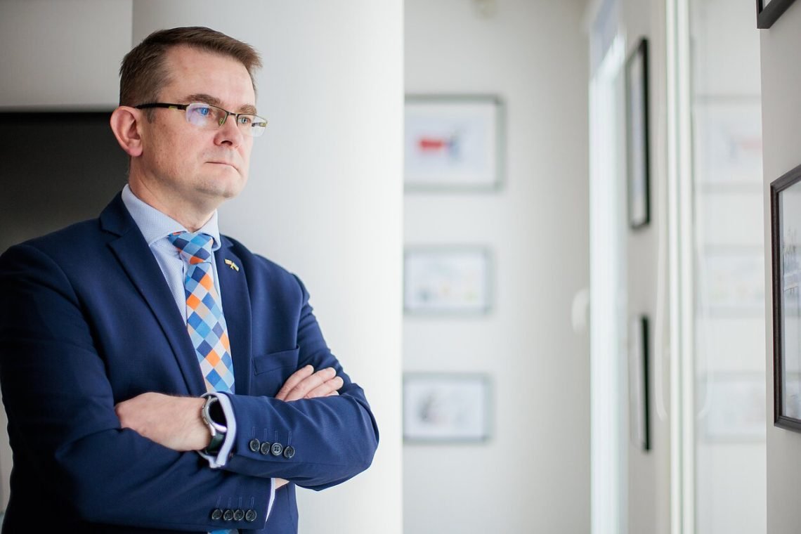 dulkys-atmeta-prezidento-kritika:-visuomene-turi-zinoti,-kad-mokame-du-kartus-maziau-psd-imoku-nei-es-vidurkis