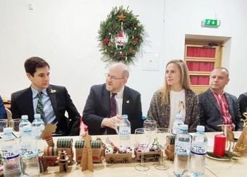 jav-ambasada-patenkinta-labdaros-ir-paramos-fondo-„telsiai-su-ukraina“-veikla