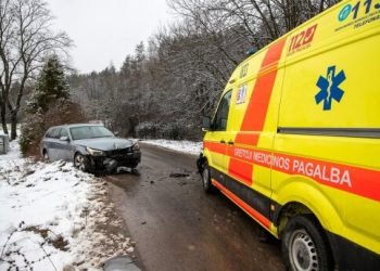 vilniaus-rajone-gmp-susidure-su-bmw:-per-avarija-nukentejo-medikas-papildyta