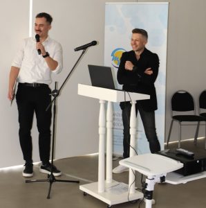 Konferencijos modratorius VšĮ „Smart Energy DIH” direktorius Tadas Kubilius ir UAB „Hotrema” vadovas Marius Lazauskas
