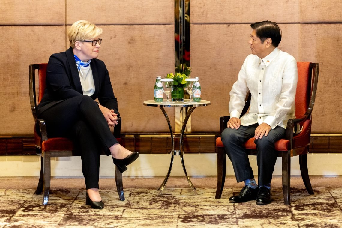 su-filipinu-prezidentu-susitikusi-premjere:-susijes-musu-saugumas-–-stipri-paskata-plesti-tarpusavio-rysius