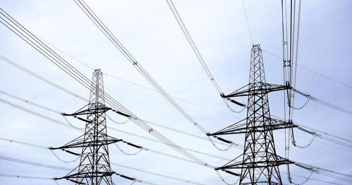 vyriausybe-nutare-dali-laisvu-elektros-tinklu-pralaidumu-paskirstyti-energija-is-zaliuju-saltiniu-gaminantiems-vartotojams