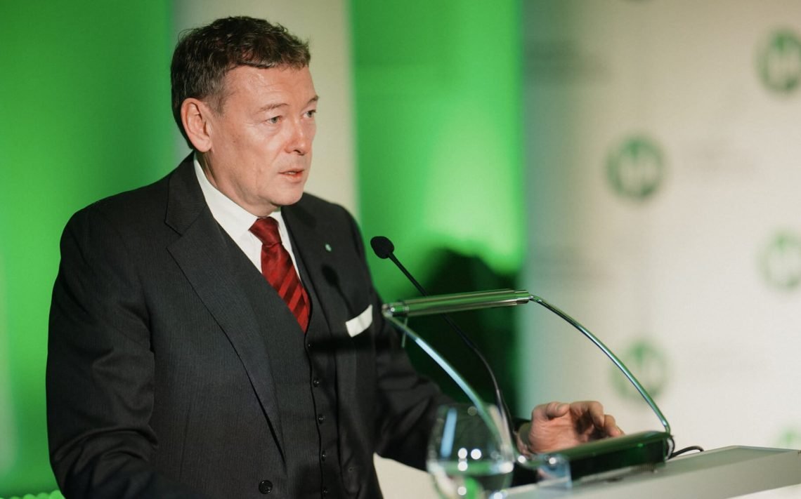 vidmantas-janulevicius.-ecb-ir-palukanos:-kai-vietoje-saliko-gauni-kaklaraisti