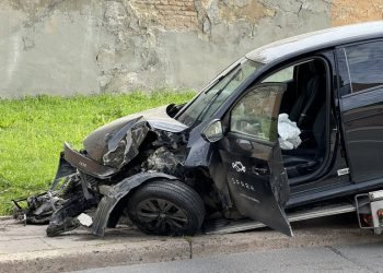 girtuteliu-vairuotoju-neaukleja-nei-policija,-nei-gresme-atsidurti-uz-grotu:-per-para-ikliuvo-20-girtu-„drasuoliu“