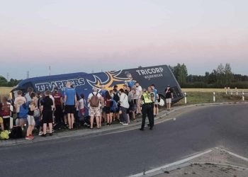 avarija-prie-jonavos:-i-griovi-nuvaziavo-autobusas-su-vaikais