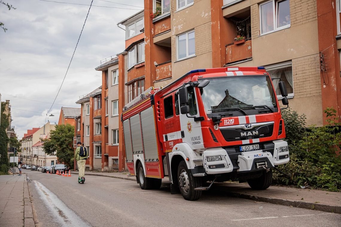 kauno-rajone-sudege-automobilis,-nukentejo-zmogus