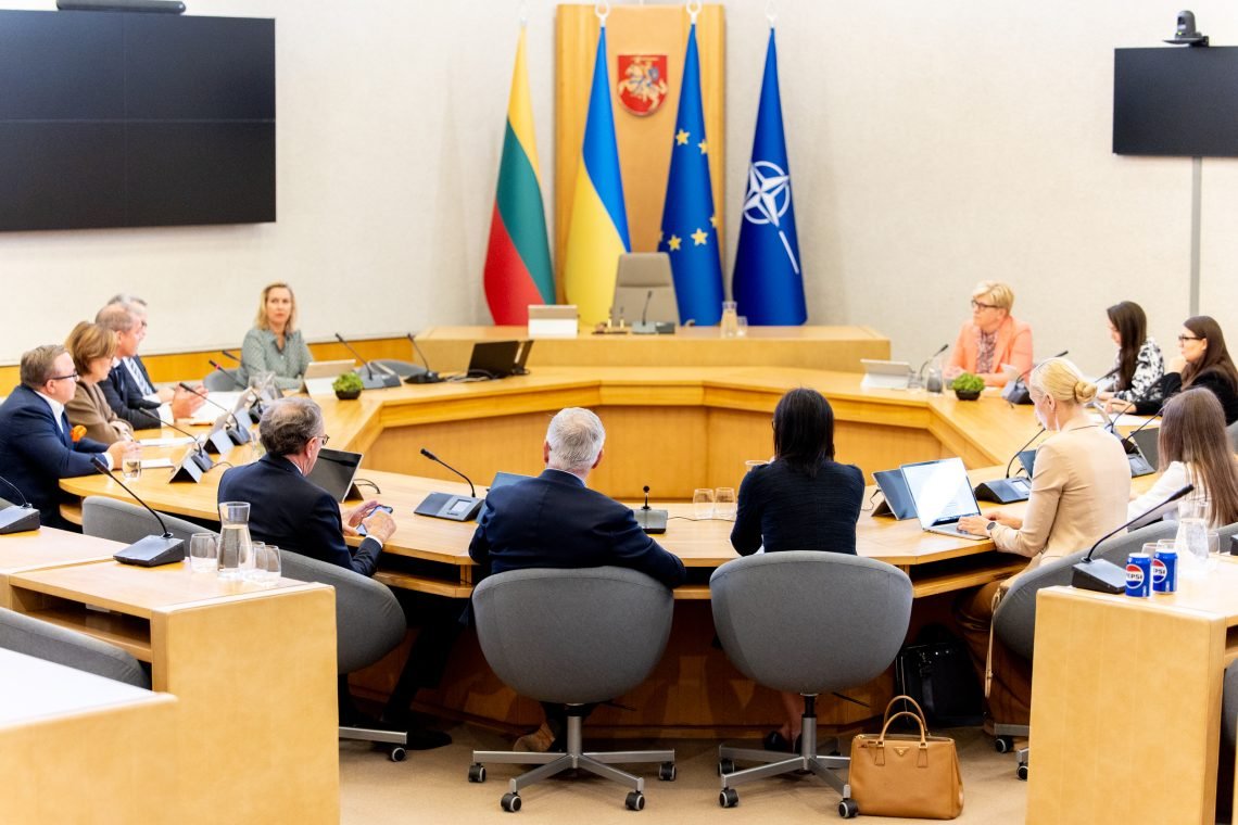 premjere-susitiko-su-lietuvos-banku-asociacijos-nariu-atstovais