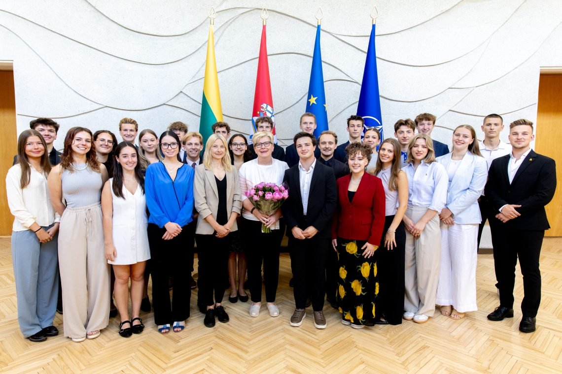 ministre-pirmininke-lietuviu-iseivijos-studentams:-lietuva-yra-galimybiu-erdve