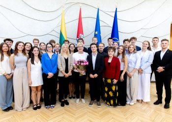 ministre-pirmininke-lietuviu-iseivijos-studentams:-lietuva-yra-galimybiu-erdve