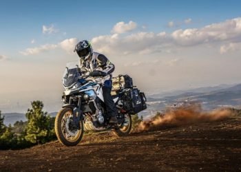 motociklai-ir-automobiliai:-kada-jau-galima-pirkti-naujuju-gamintoju-modelius?