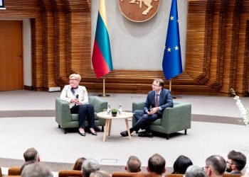 premjere-ambasadoriu-suvaziavime:-pasaulio-tvarka-neturi-remtis-kumscio-„teise“-–-dekoju-lietuvos-diplomatams-uz-tvirta-salies-interesu-gynima