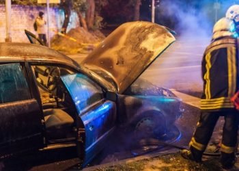 nakti-mazeikiuose-siautejo-padegejas-–-pranesama-apie-keturis-apdegusius-automobilius