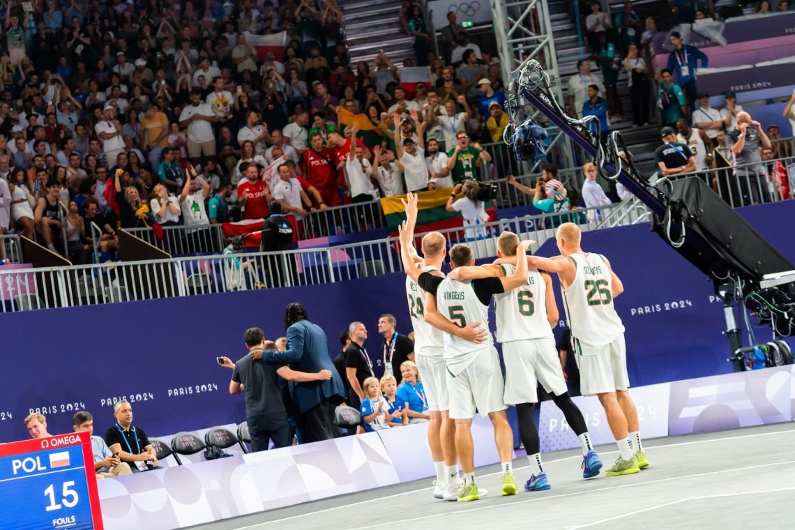 premjere-sveikina-bronzine-lietuvos-trijuliu-krepsinio-rinktine