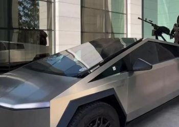 „jus-rimtai-taip-toli-atsilikes…“-–-elonas-muskas-patikslino-informacija-apie-kadyrovui-„padovanota“-„tesla-cybertruck“.