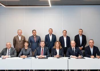 lpk-plecia-komitetu-veikla:-stiprins-atstovavima-gynybos-pramones-srityje