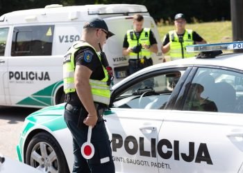 vairuotojas-nustebino-policininkus:-bagazineje-veziojosi-perdaryta-saunamaji-ginkla
