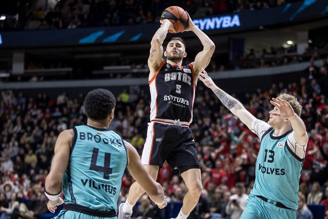 „rytas“-sezono-viduryje-kluba-palikusiam-krepsininkui-issiunte-cempionu-zieda