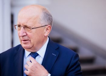pinskui-uzsiminus-apie-palaikyma,-jo-partija-zada-balsuoti-pries-kubiliaus-kandidatura-ek