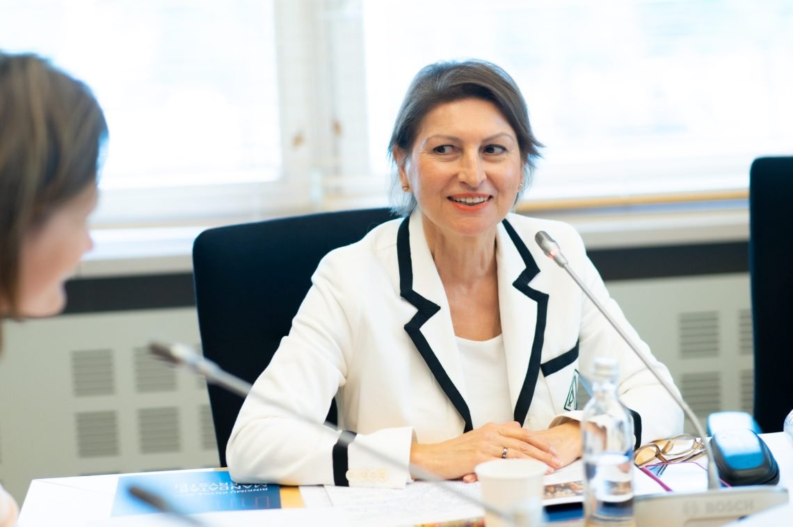 e.-leontjeva-apie-kaupimo-pensijai-nutraukima:-turi-buti-numatytas-baigtinis-priezasciu-sarasas
