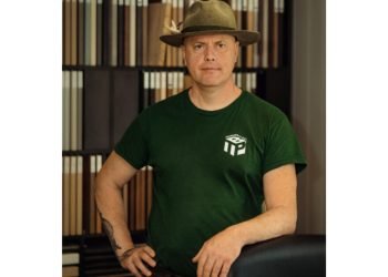 kretingiskis-baldininkas-tomas:-„mus-visi-zino-pagal-mano-pavarde-–-pociaus-baldai“