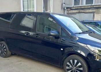 kilus-pasipiktinimui,-savivaldybe-vietoje-„ponisko“-mikroautobuso-isigijo-paprasta