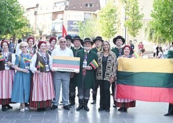 „dziugo“-isvyka-i-kosova:-kulturu-susitikimas-tarptautiniame-festivalyje