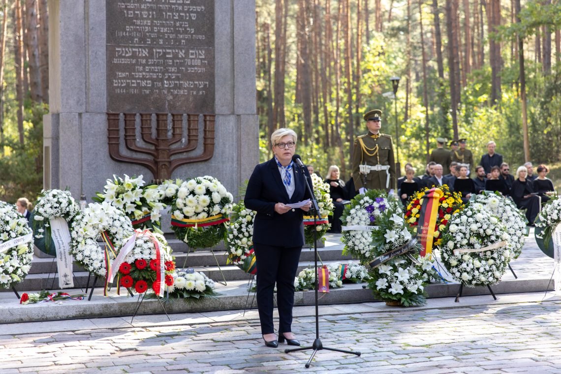 lietuvos-zydu-genocido-aukas-pagerbusi-premjere:-tebuna-si-diena-ne-tik-prisiminimo,-bet-ir-isipareigojimo