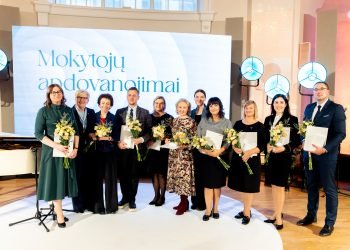 ministerijoje-apdovanoti-metu-mokytojai,-iteiktos-lituanistinio-svietimo-mokytojo-ir-meiles-luksienes-premijos