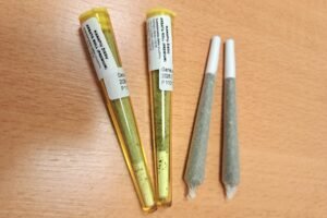 „Kanapių žiedų arbata Roll“ ir „Kanapių žiedų arbata Roll Premium“ iš tiesų buvo rūkomieji žoliniai gaminiai, o ne arbata, kaip teigė Įmonė.