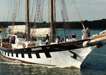 „Brabander“ – 36 metrų ilgio tradicinė škuna, kilusi iš Nyderlandų