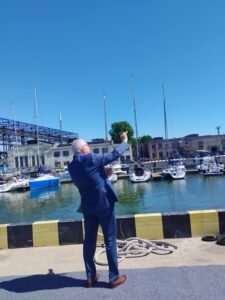 „Vėjo, vėjo, vėjo!“ – „Brabander“ išlydėtas į tarptautinę regatą