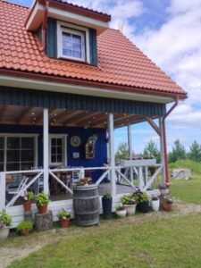 Šiandien Karklės vynuogynas lankytojus kviečia ne tik paragauti derliaus, bet ir patirti šios vietos dvasią. Čia rengiamos edukacijos, kūrybinės popietės